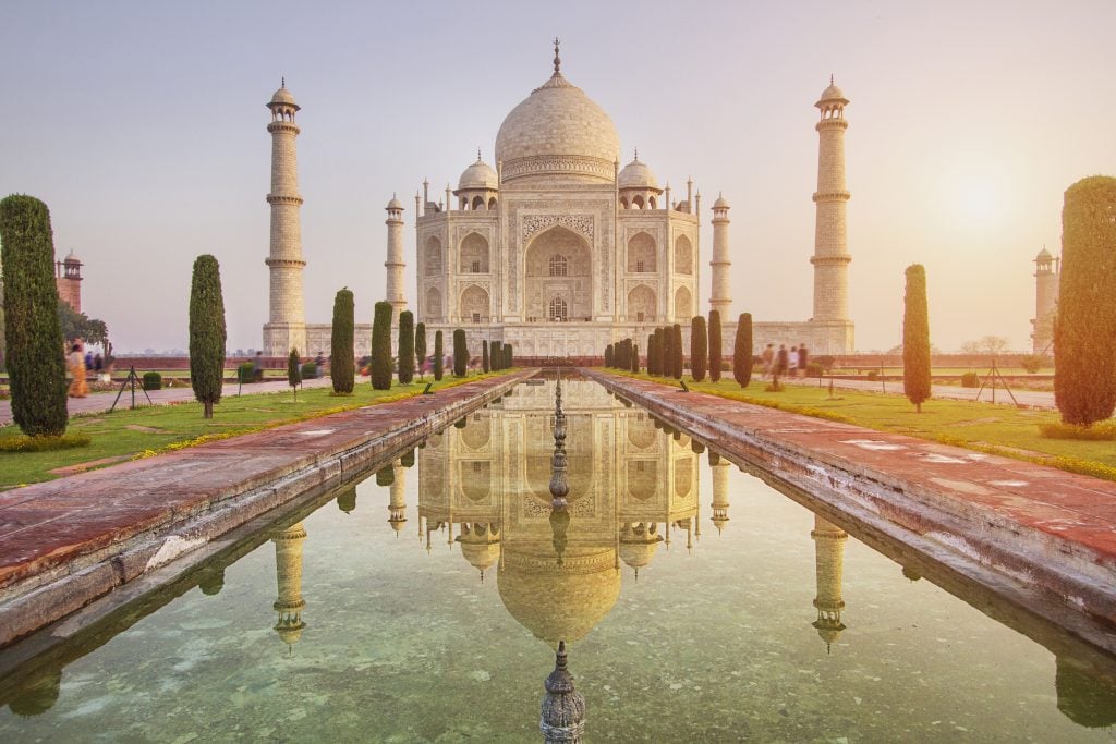 Your travel bucket list will surely include some of the world’s greatest wonders!